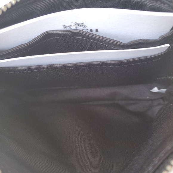 NWT COACH SNOOPY leather wristlet  F65193 - Picture 6 of 6